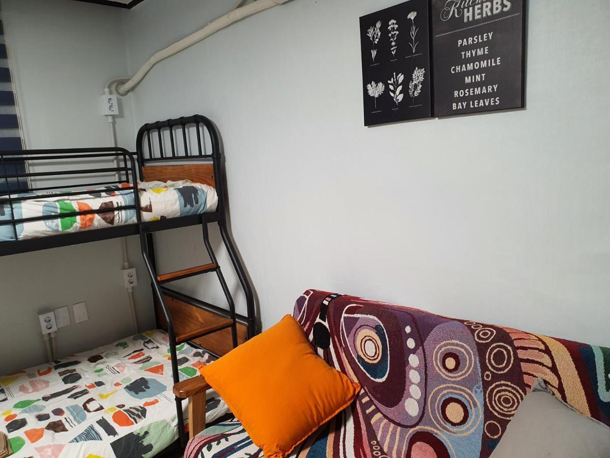 Bunk Backpackers Guesthouse Seoul Exterior foto